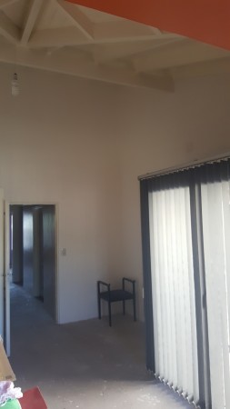 SENSACIONAL CHALET CON DETALLES A TERMINAR