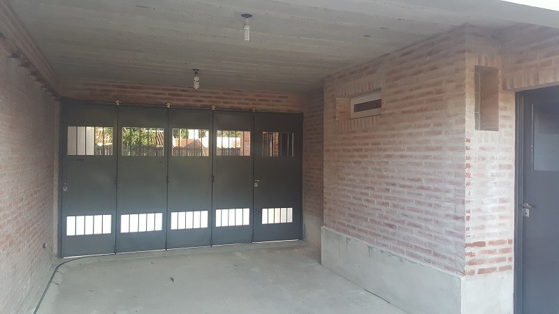 SENSACIONAL CHALET CON DETALLES A TERMINAR