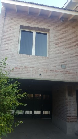 SENSACIONAL CHALET CON DETALLES A TERMINAR