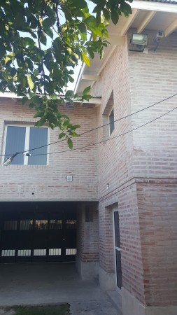 SENSACIONAL CHALET CON DETALLES A TERMINAR