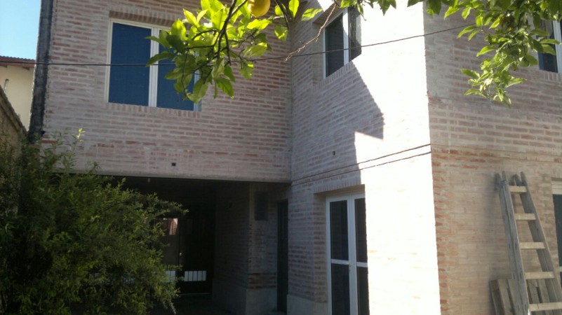SENSACIONAL CHALET CON DETALLES A TERMINAR