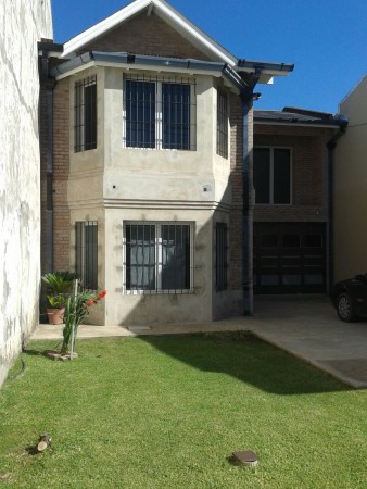SENSACIONAL CHALET CON DETALLES A TERMINAR