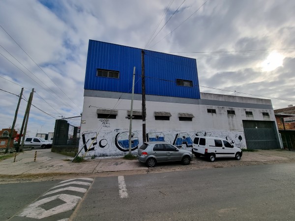 GALPON/DEPOSITO CON OFICINAS Y VESTUARIOS