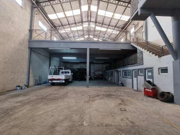 GALPON/DEPOSITO CON OFICINAS Y VESTUARIOS