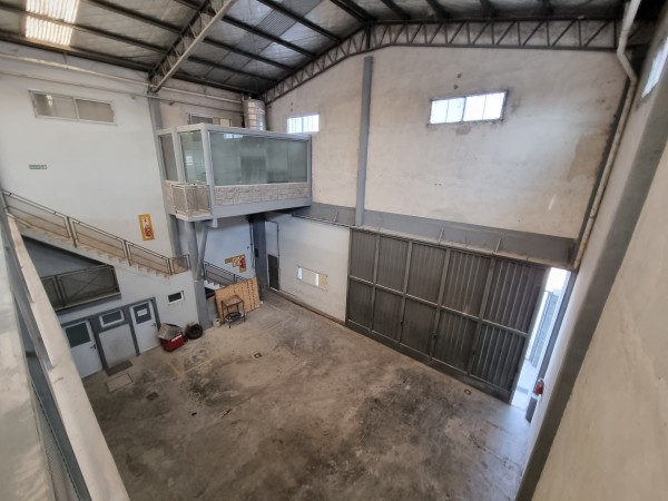 GALPON/DEPOSITO CON OFICINAS Y VESTUARIOS