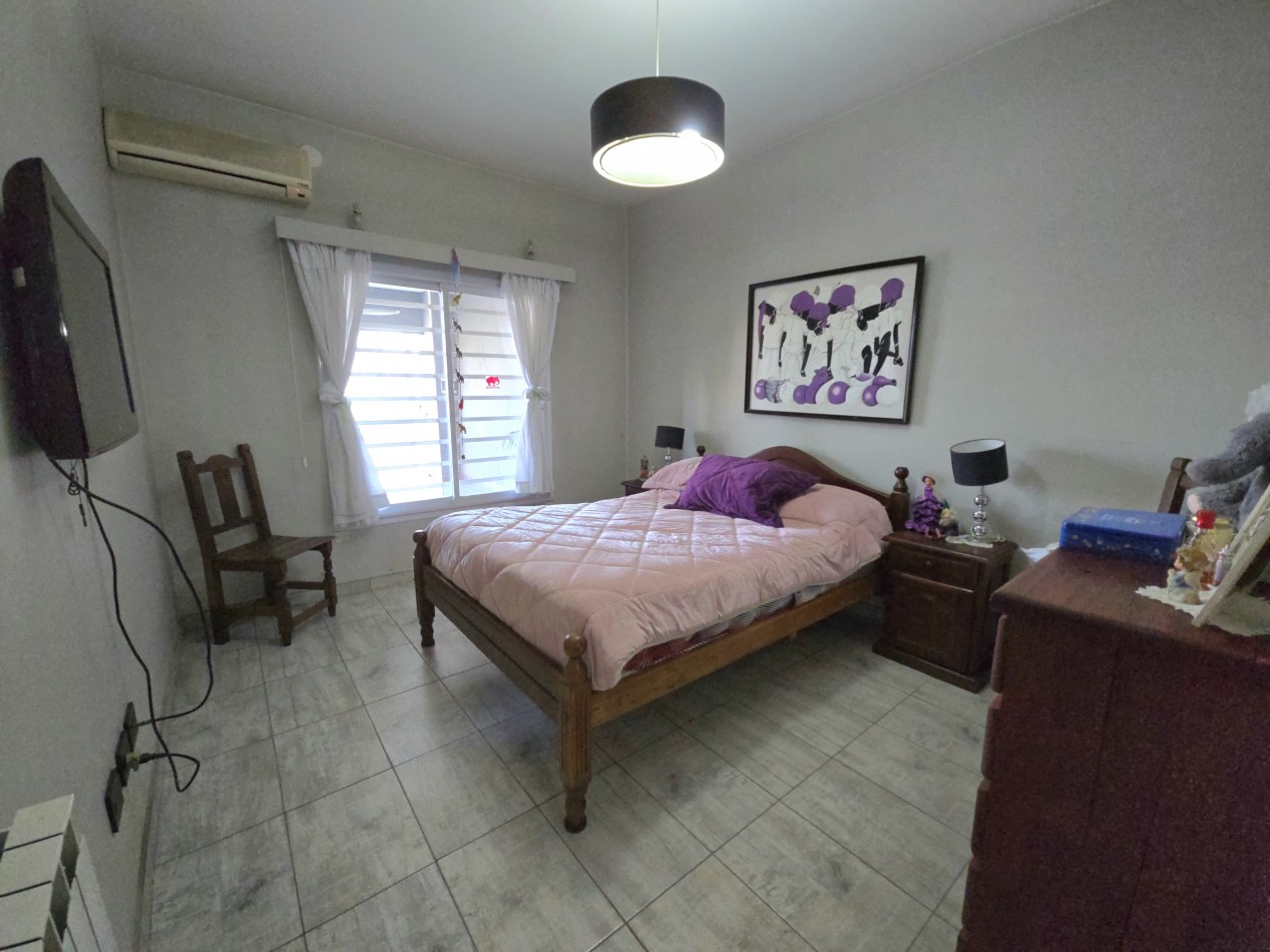 AMPLIA Y MODERNA CASA DE 5 AMBIENTES