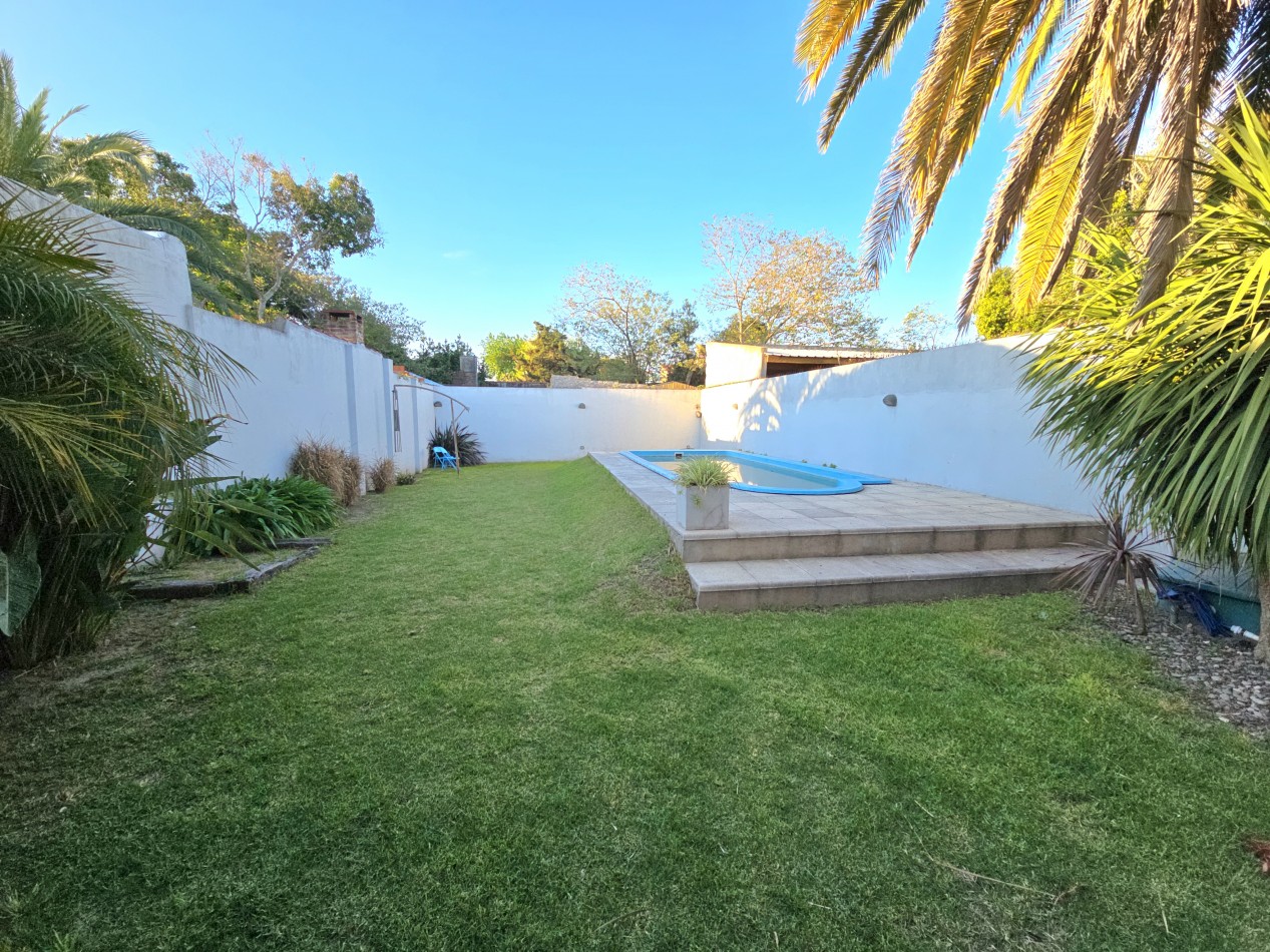 AMPLIA Y MODERNA CASA DE 5 AMBIENTES