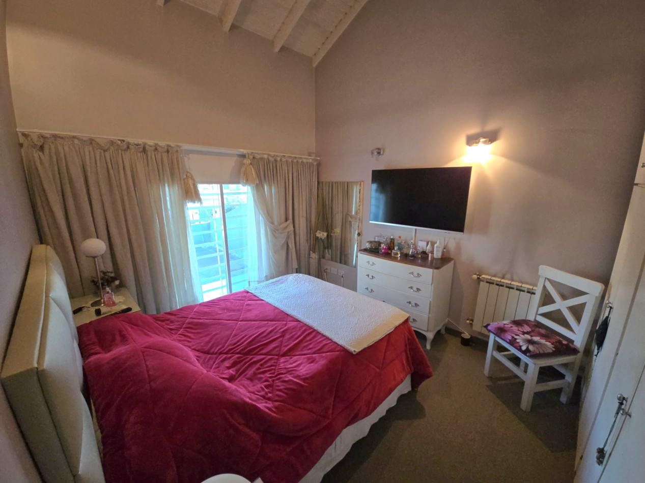 AMPLIA Y MODERNA CASA DE 5 AMBIENTES