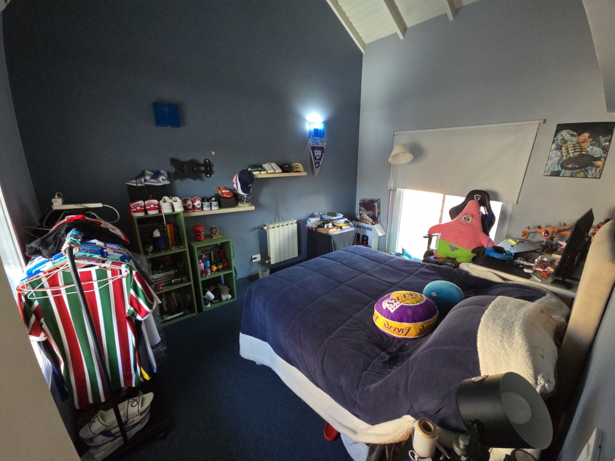 AMPLIA Y MODERNA CASA DE 5 AMBIENTES