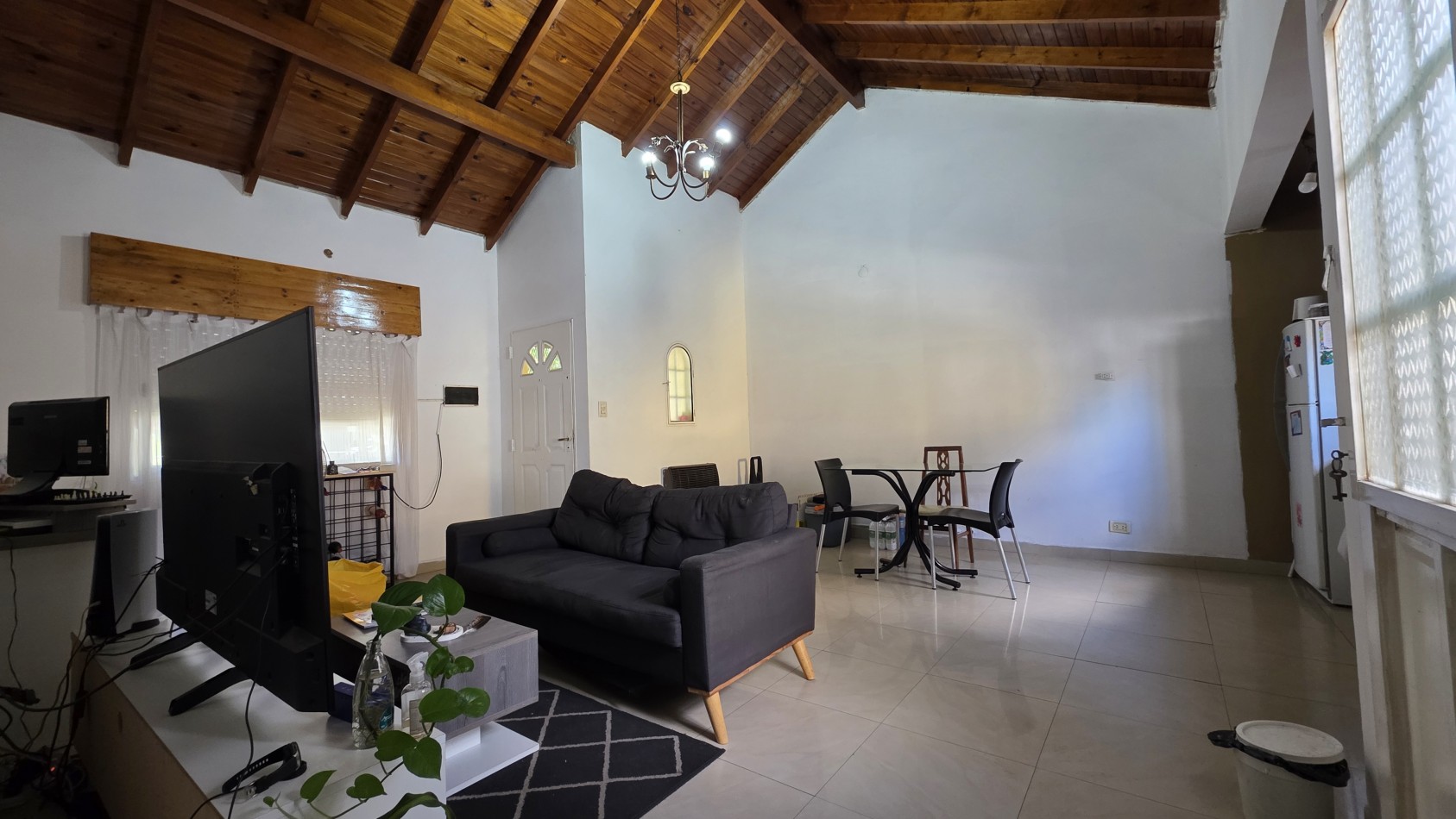 3 AMBIENTES CON COCHERA Y PATIO