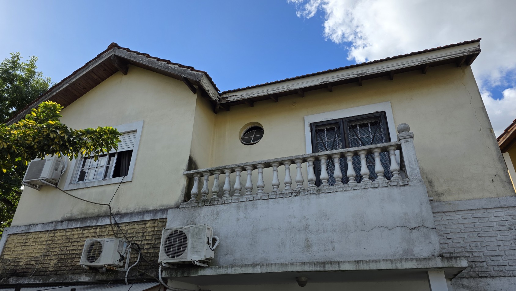3 AMBIENTES CON COCHERA Y PATIO