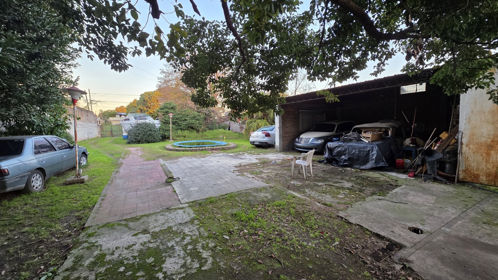 CASA CONSTRUIDA SOBRE 2 LOTES