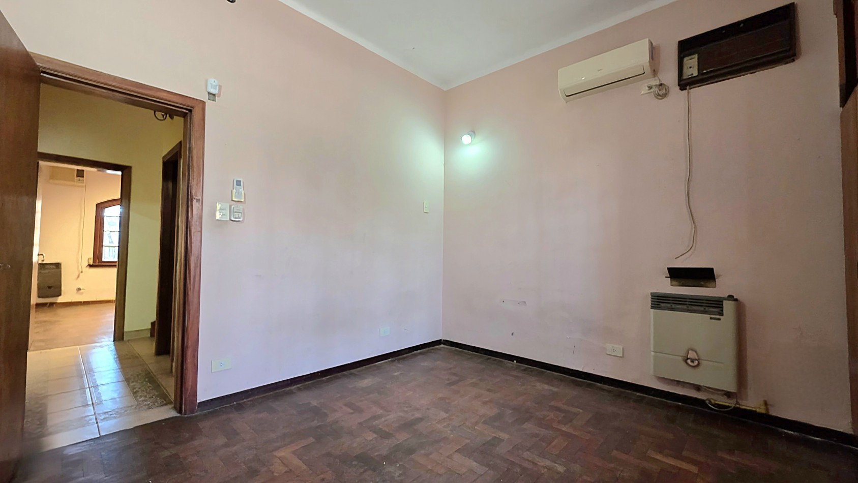 AMPLIO CHALET EN MUY BUEN BARRIO