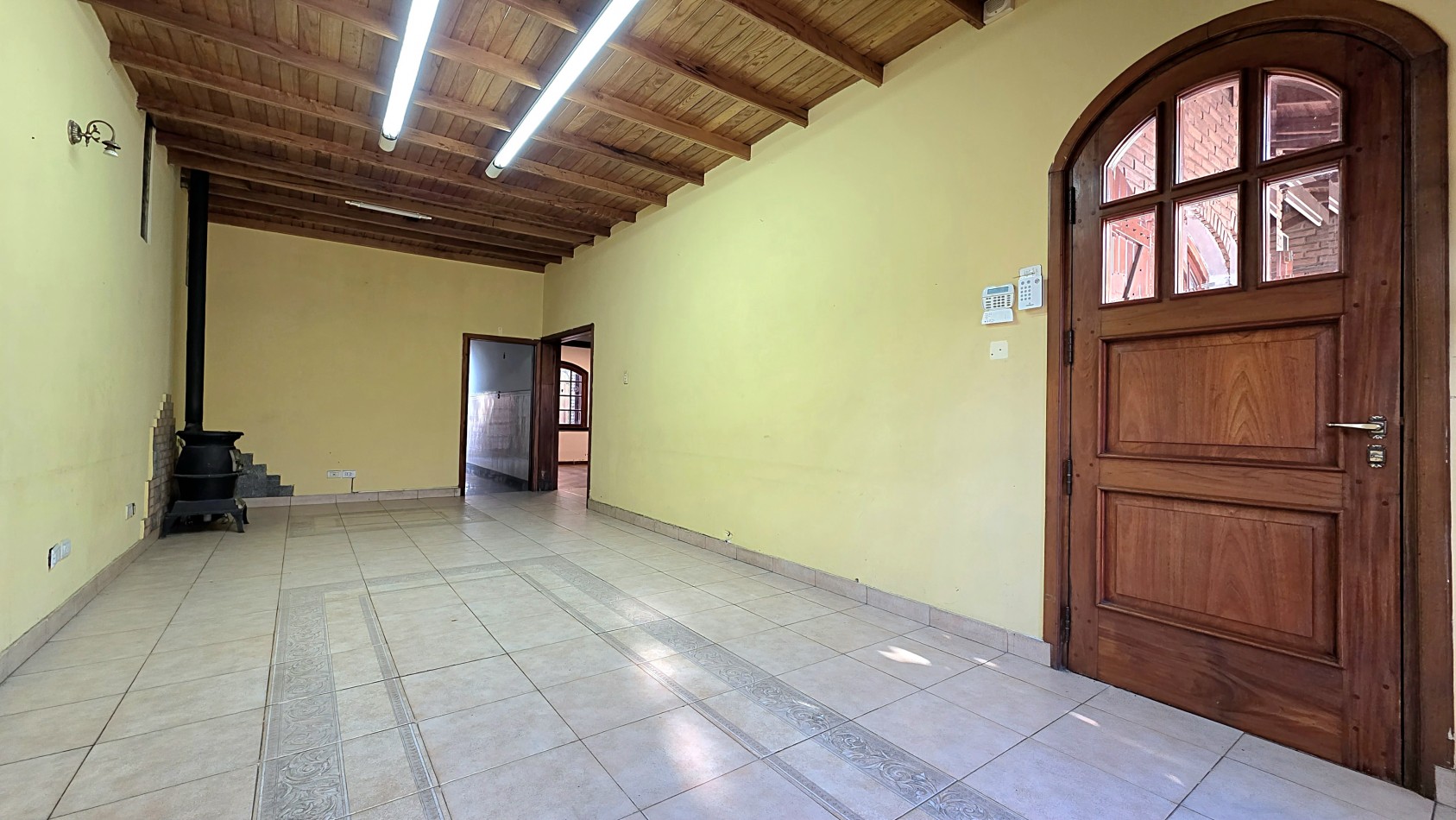 AMPLIO CHALET EN MUY BUEN BARRIO