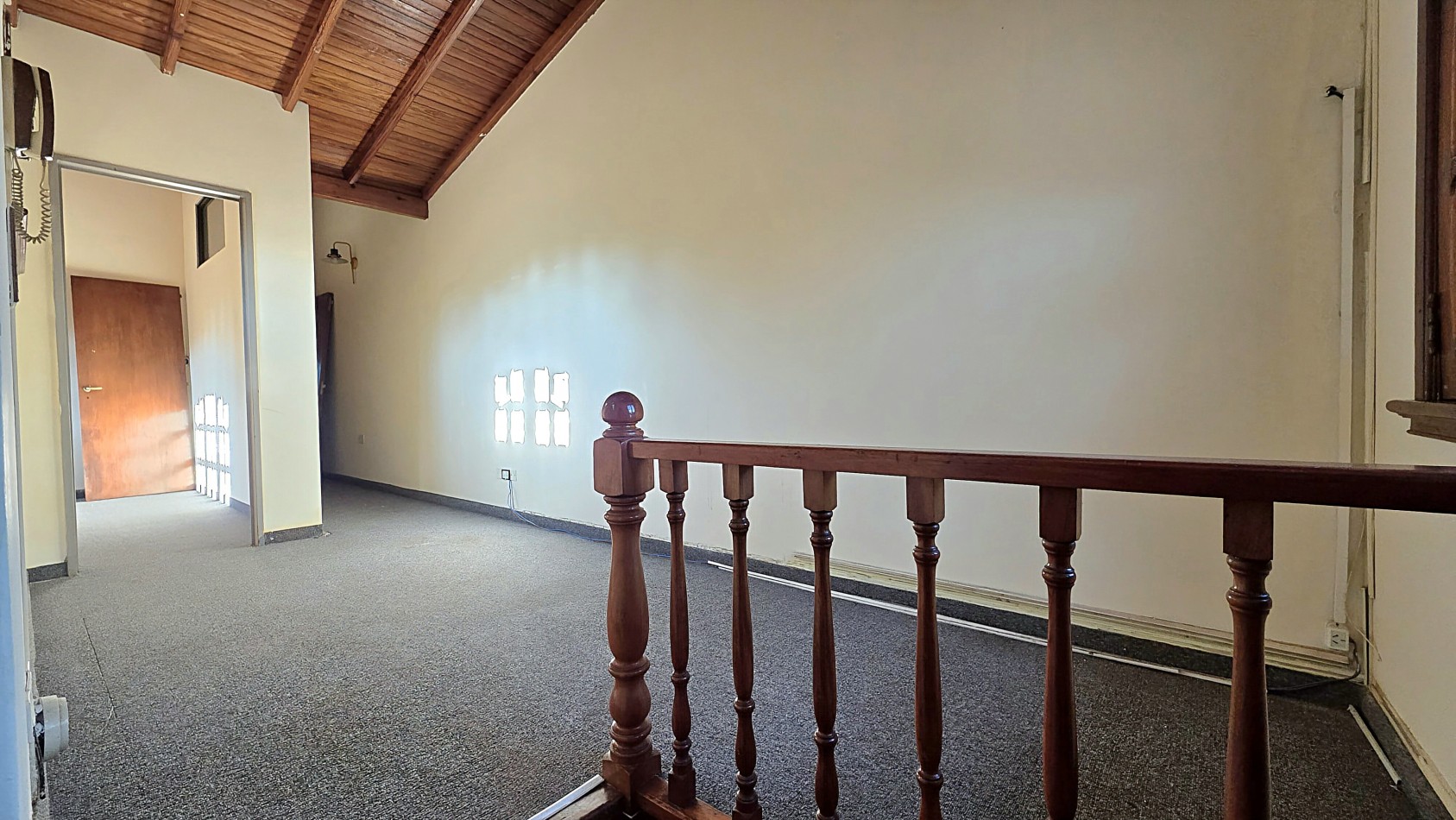 AMPLIO CHALET EN MUY BUEN BARRIO