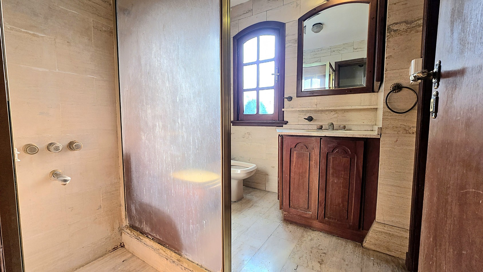 AMPLIO CHALET EN MUY BUEN BARRIO
