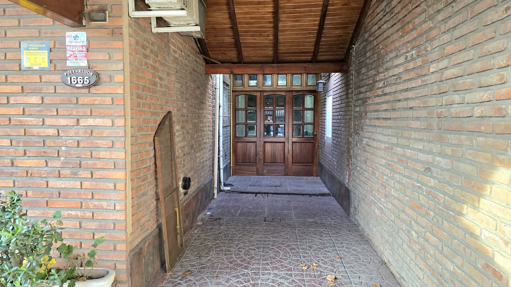 AMPLIO CHALET EN MUY BUEN BARRIO