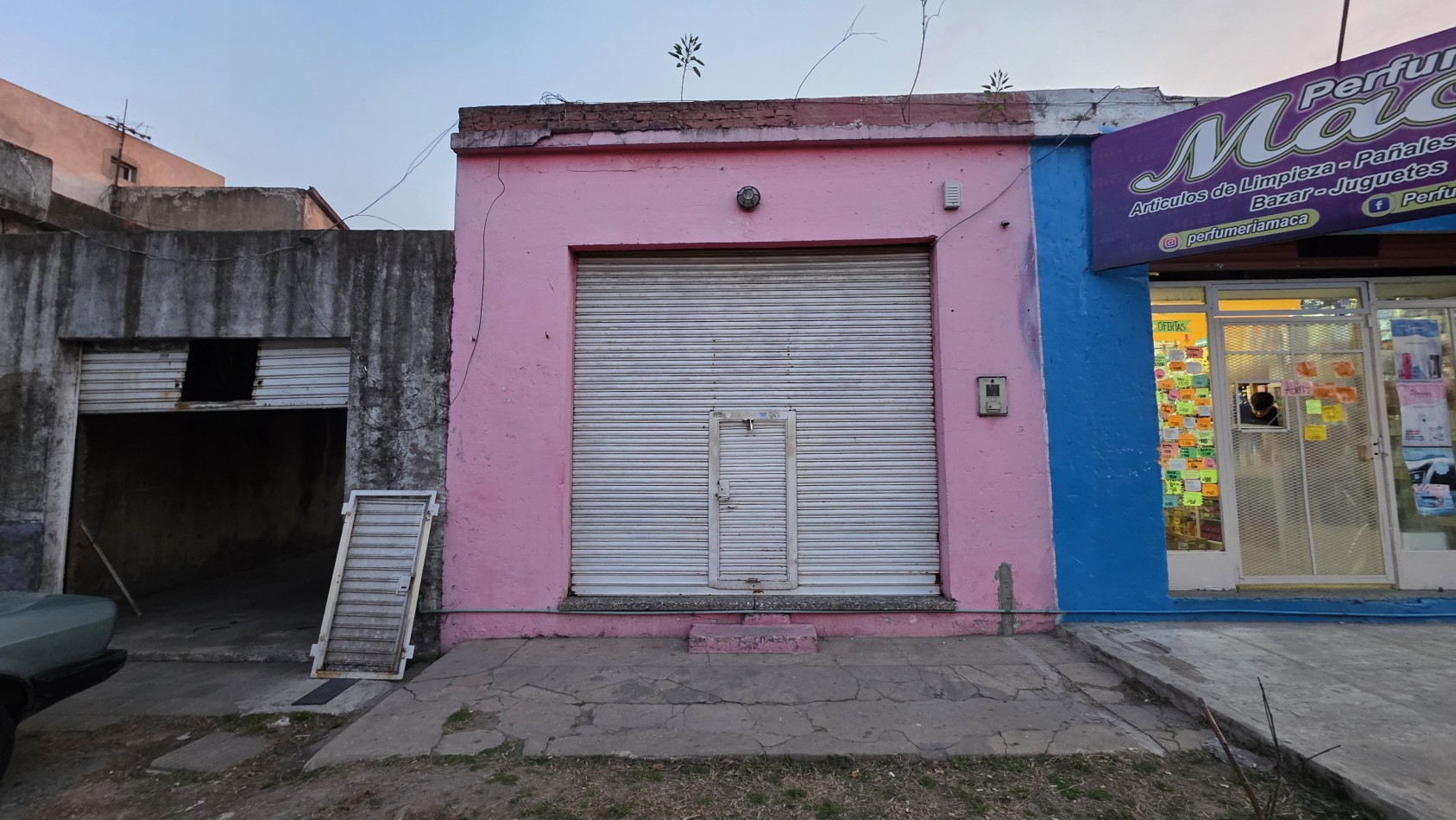 7 LOCALES COMERCIALES SOBRE AVENIDA