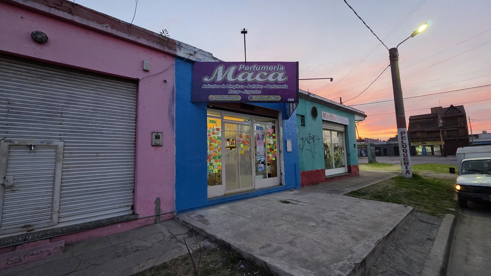 7 LOCALES COMERCIALES SOBRE AVENIDA