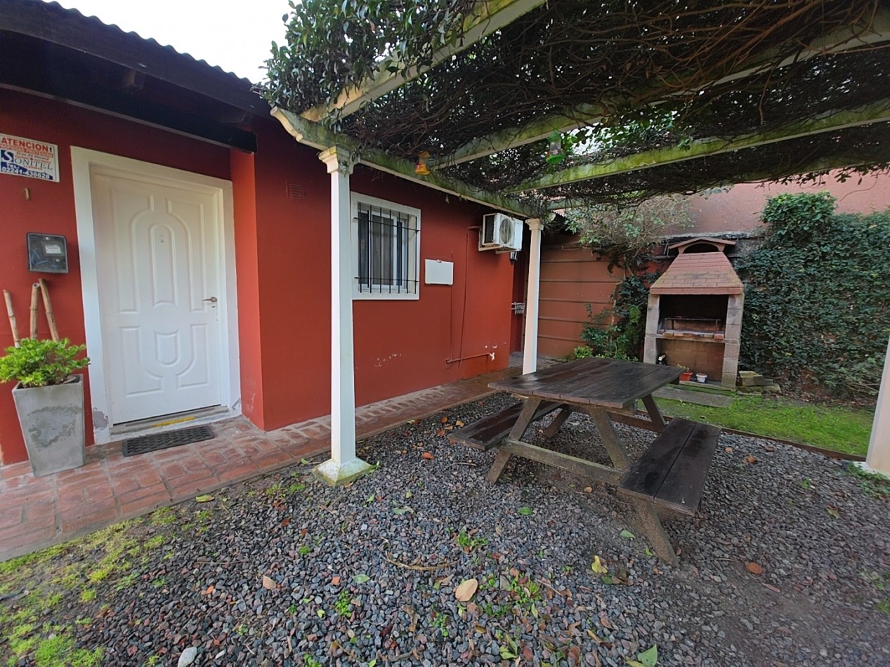 OPORTUNIDAD DE INVERSION, COMPLEJO DE 5 CABAÑAS A METROS DE LA LAGUNA + POSIBILIDAD DE CASA LINDERA