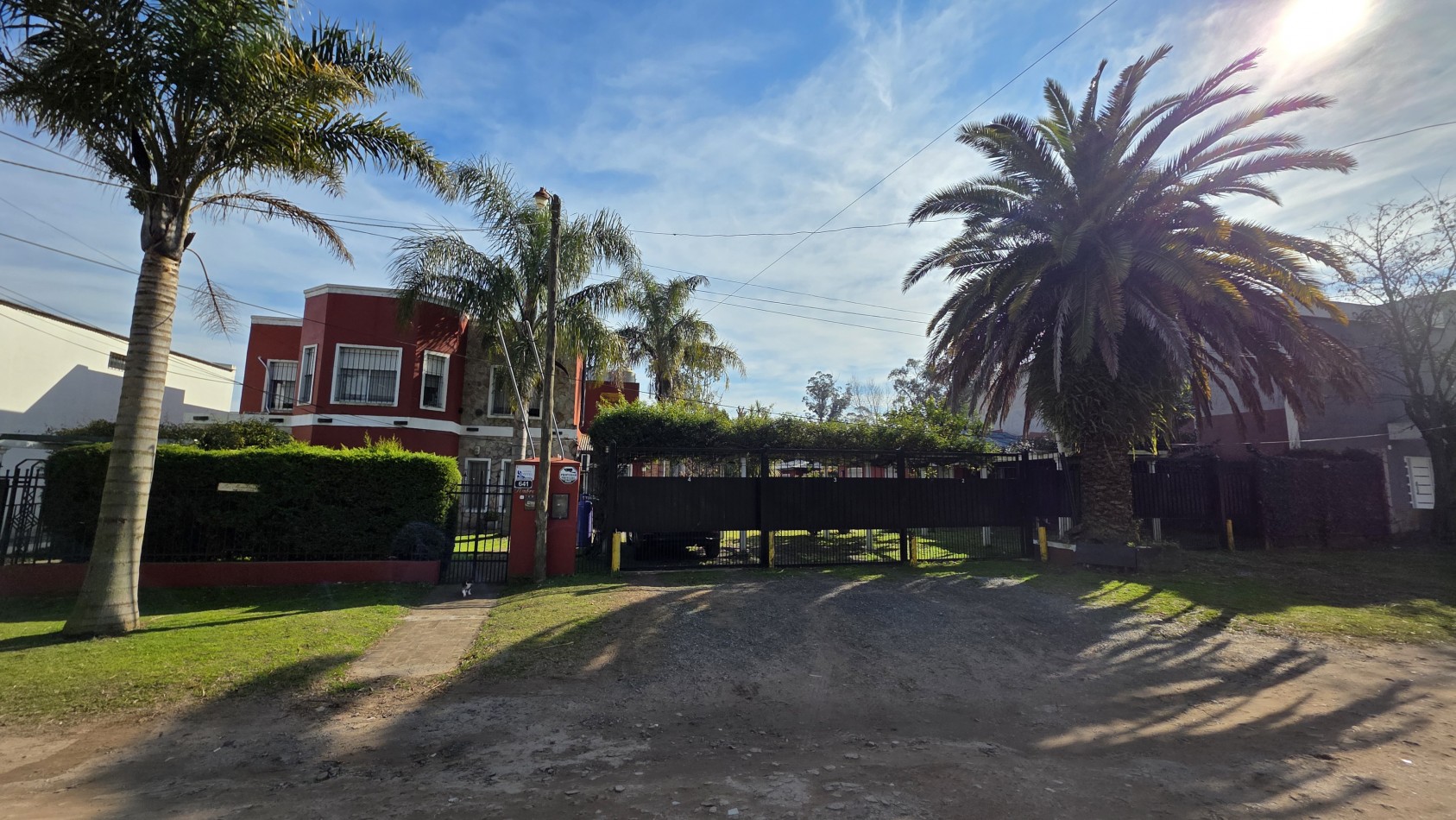 OPORTUNIDAD DE INVERSION, COMPLEJO DE 5 CABAÑAS A METROS DE LA LAGUNA + POSIBILIDAD DE CASA LINDERA