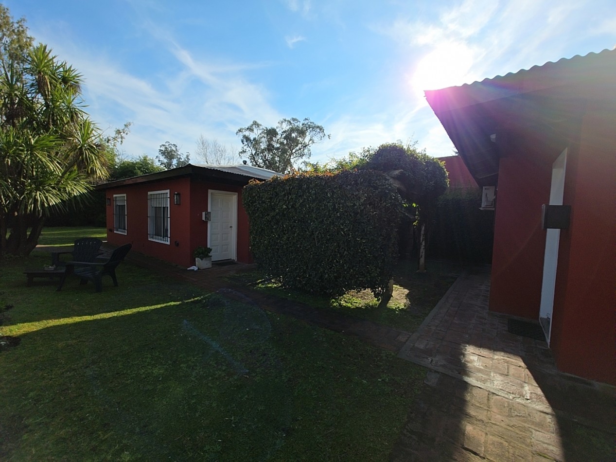 OPORTUNIDAD DE INVERSION, COMPLEJO DE 5 CABAÑAS A METROS DE LA LAGUNA + POSIBILIDAD DE CASA LINDERA