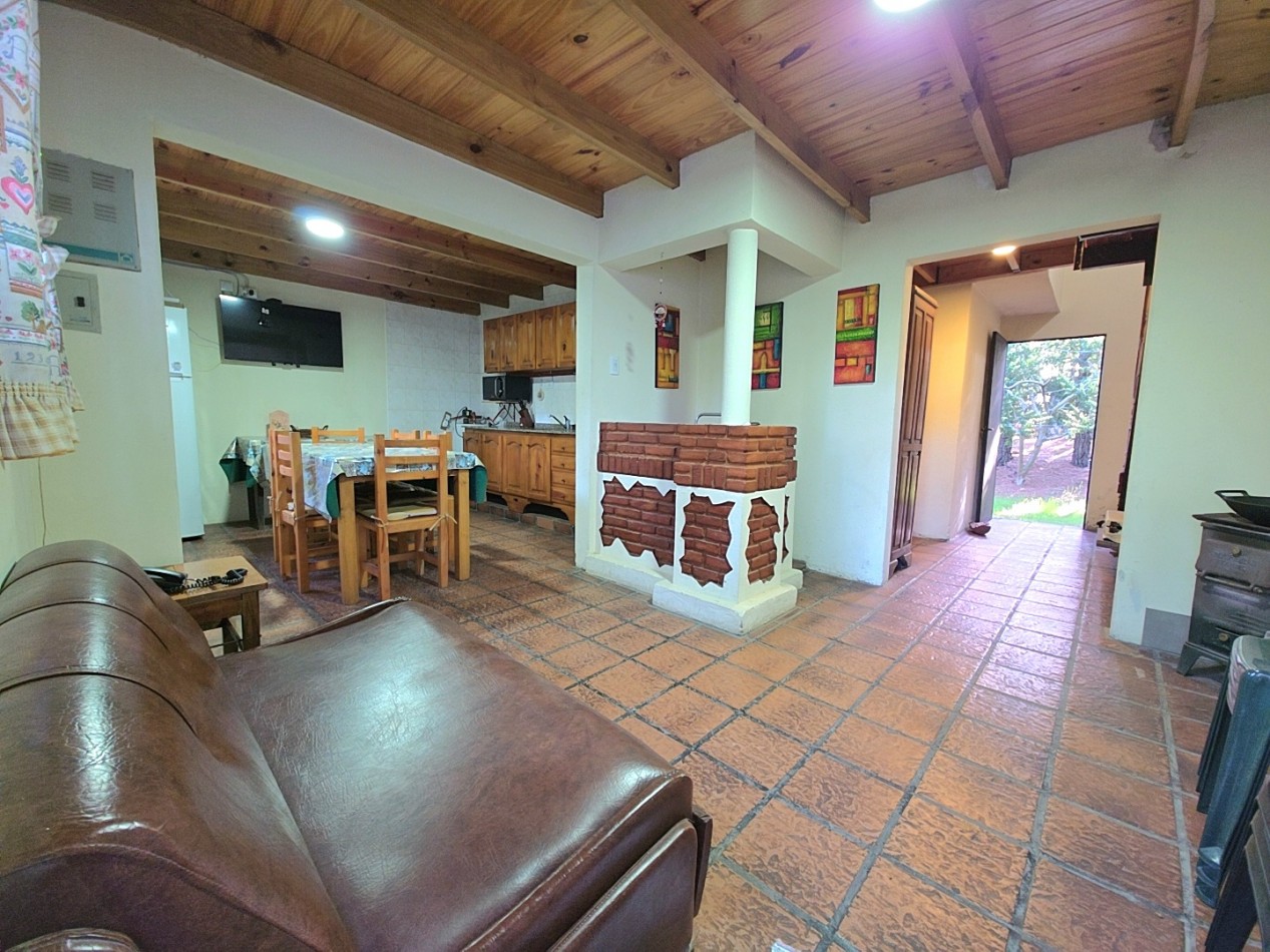 CASA EN 2 PLANTAS 5 AMBIENTES