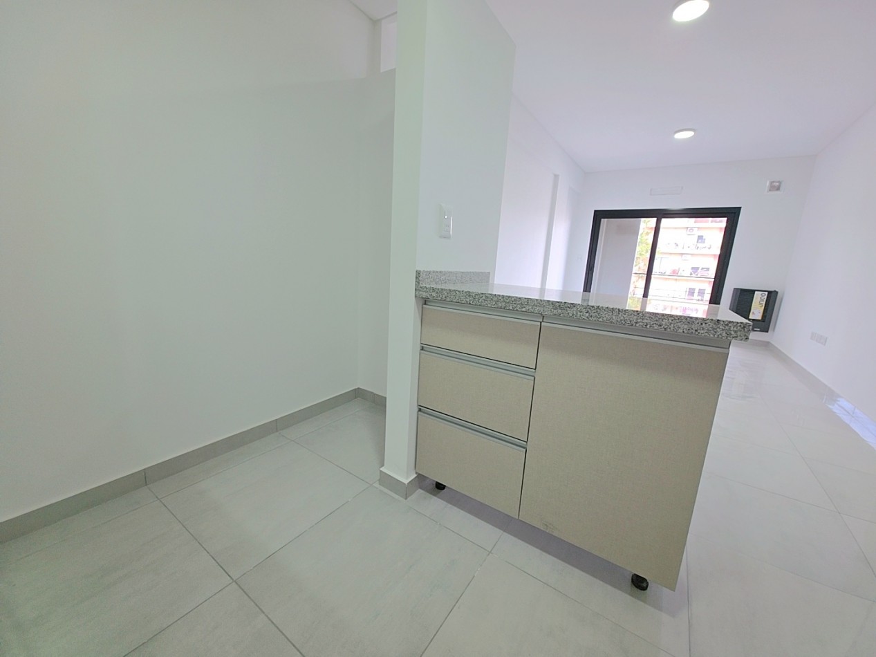 DEPARTAMENTO DE CATEGORIA CON COCHERA A ESTRENAR