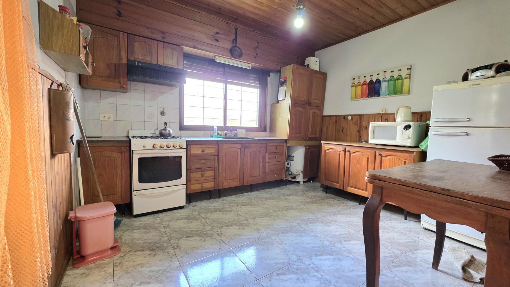 CHALET 4 AMB. CON FONDO (APTA CREDITO)