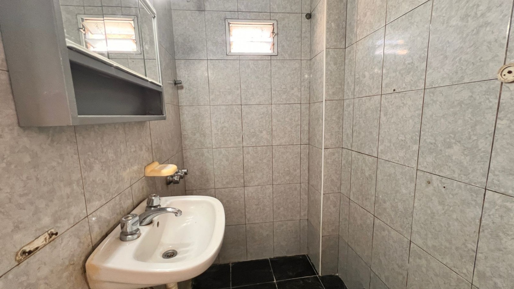 DEPARTAMENTO INTERNO CON PATIO COMUN