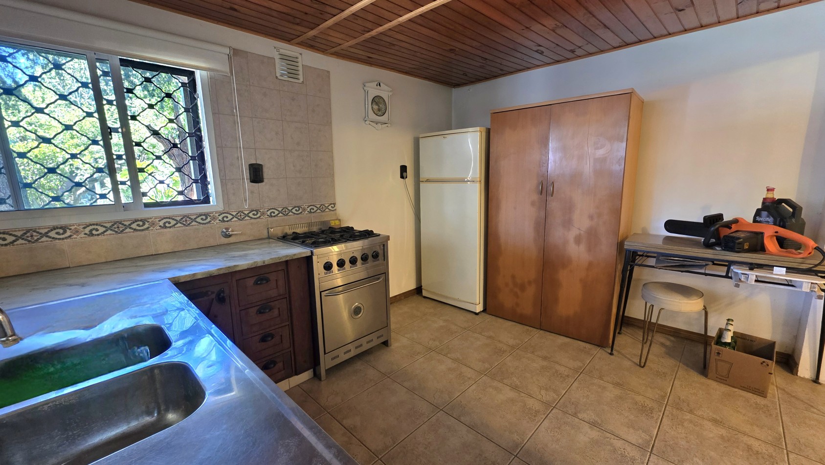 CASA 3 AMBIENTES CON PARQUE Y PILETA