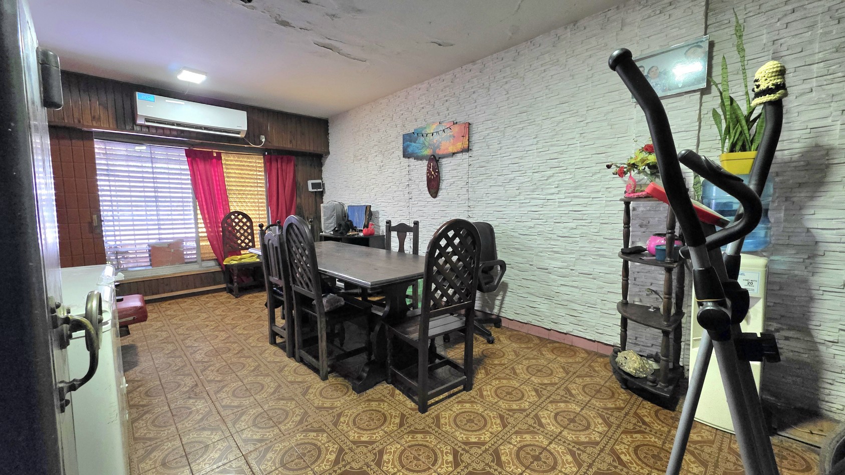 CASA + DEPARTAMENTO