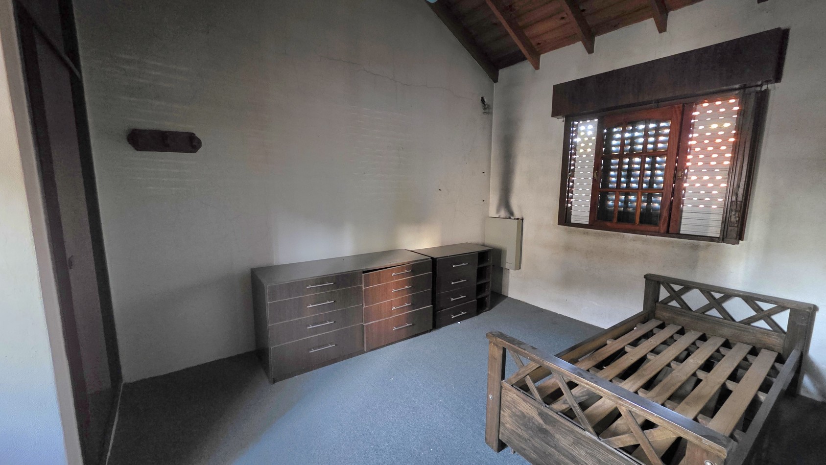 OPORTUNIDAD EN TEMPERLEY - CASA CON TERRAZA Y GRAN POTENCIAL, APTA CREDITO