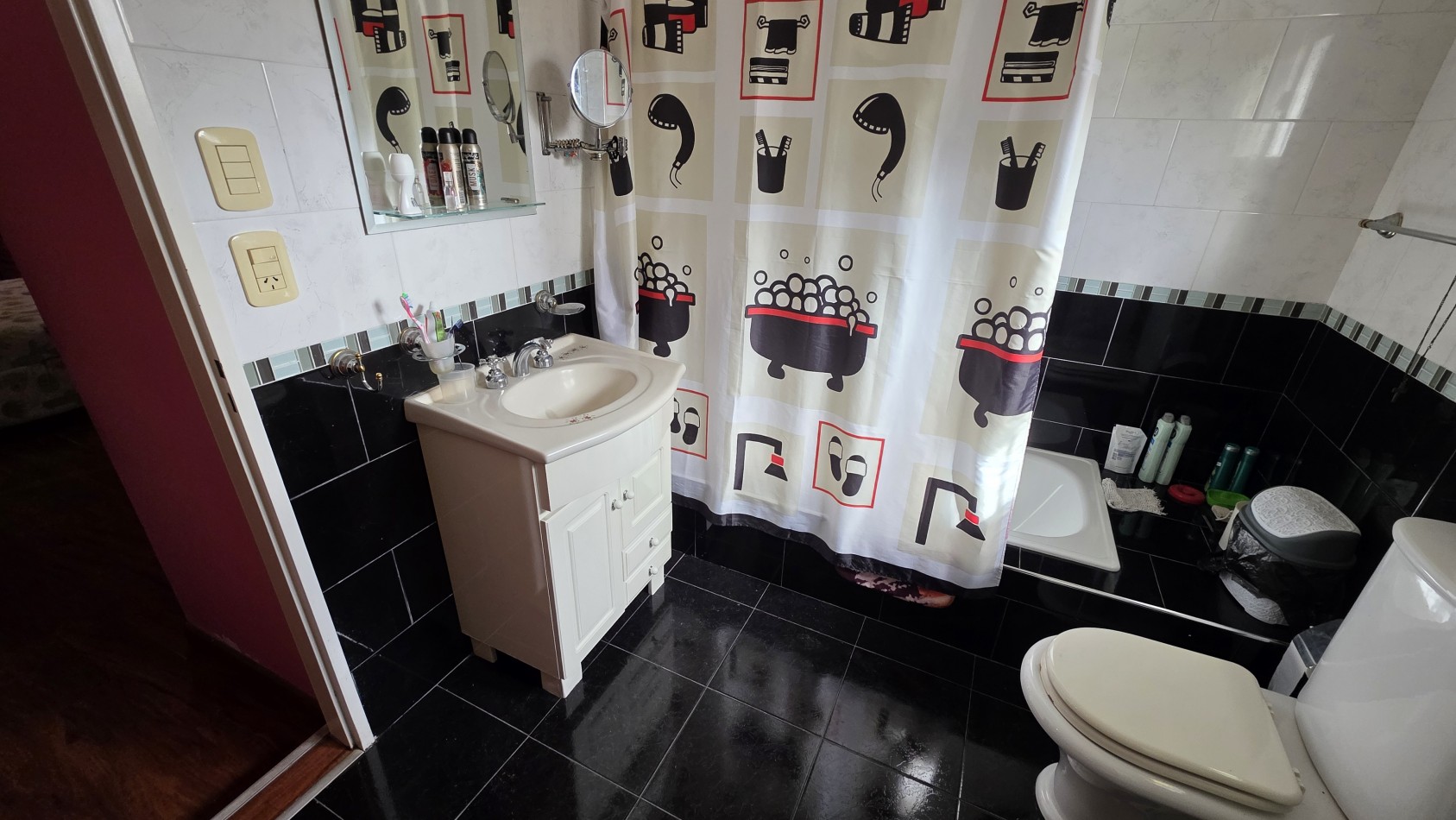 CASA 6 AMBIENTES CON PILETA