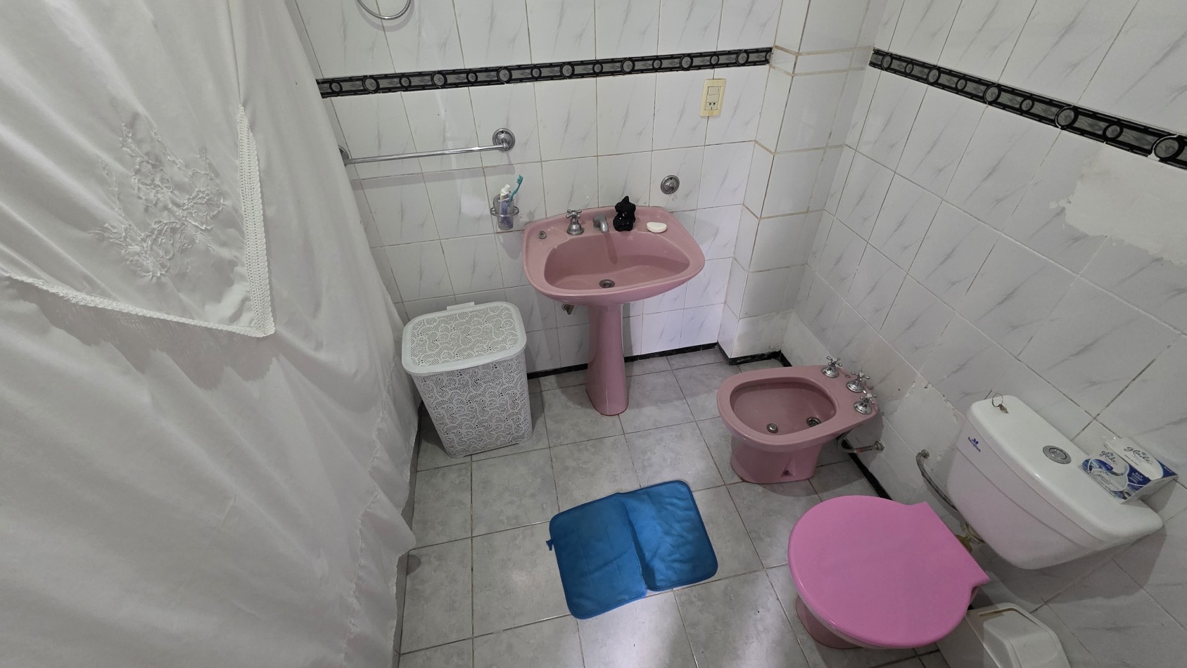 CASA 6 AMBIENTES CON PILETA