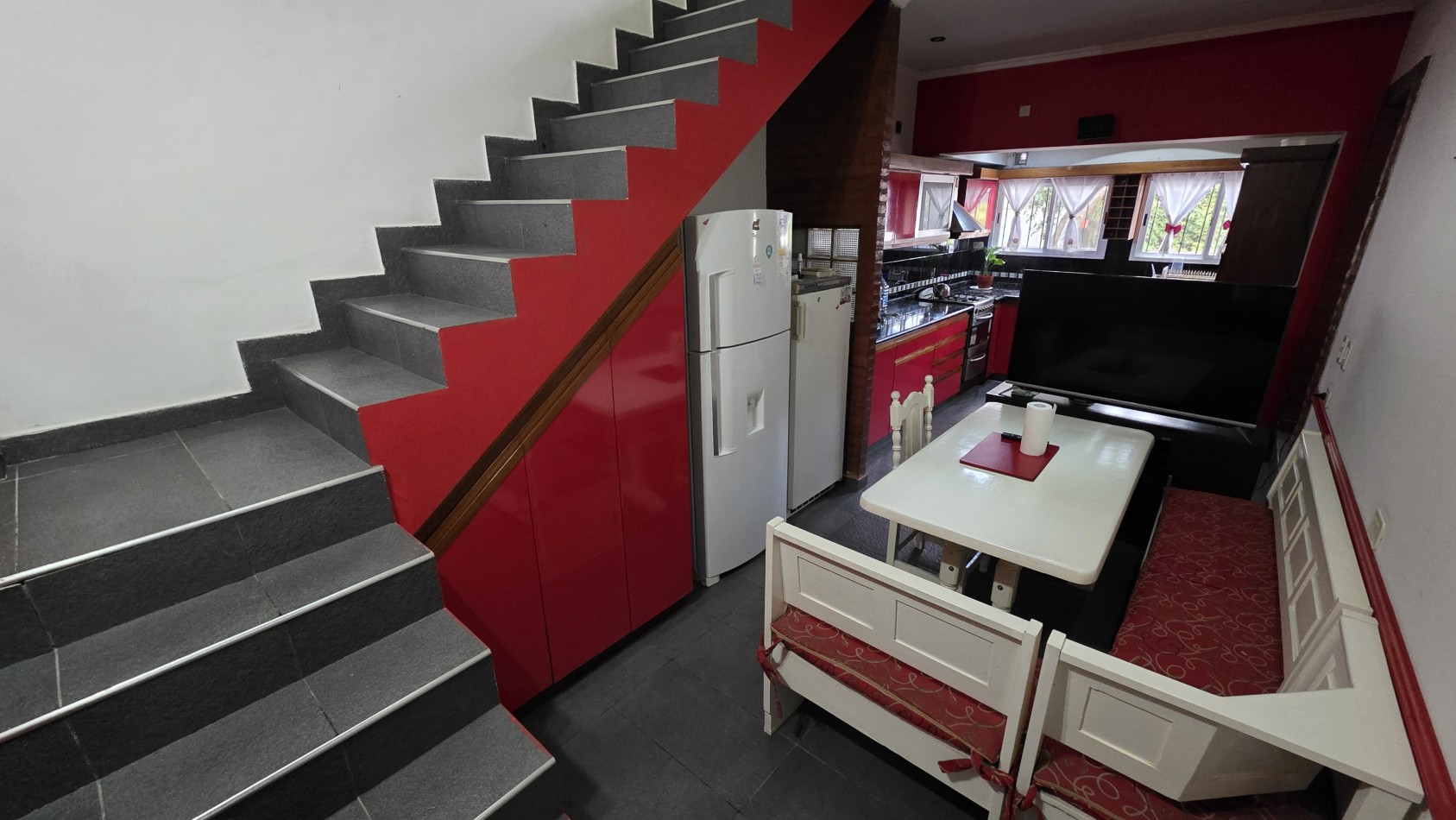 CASA 6 AMBIENTES CON PILETA