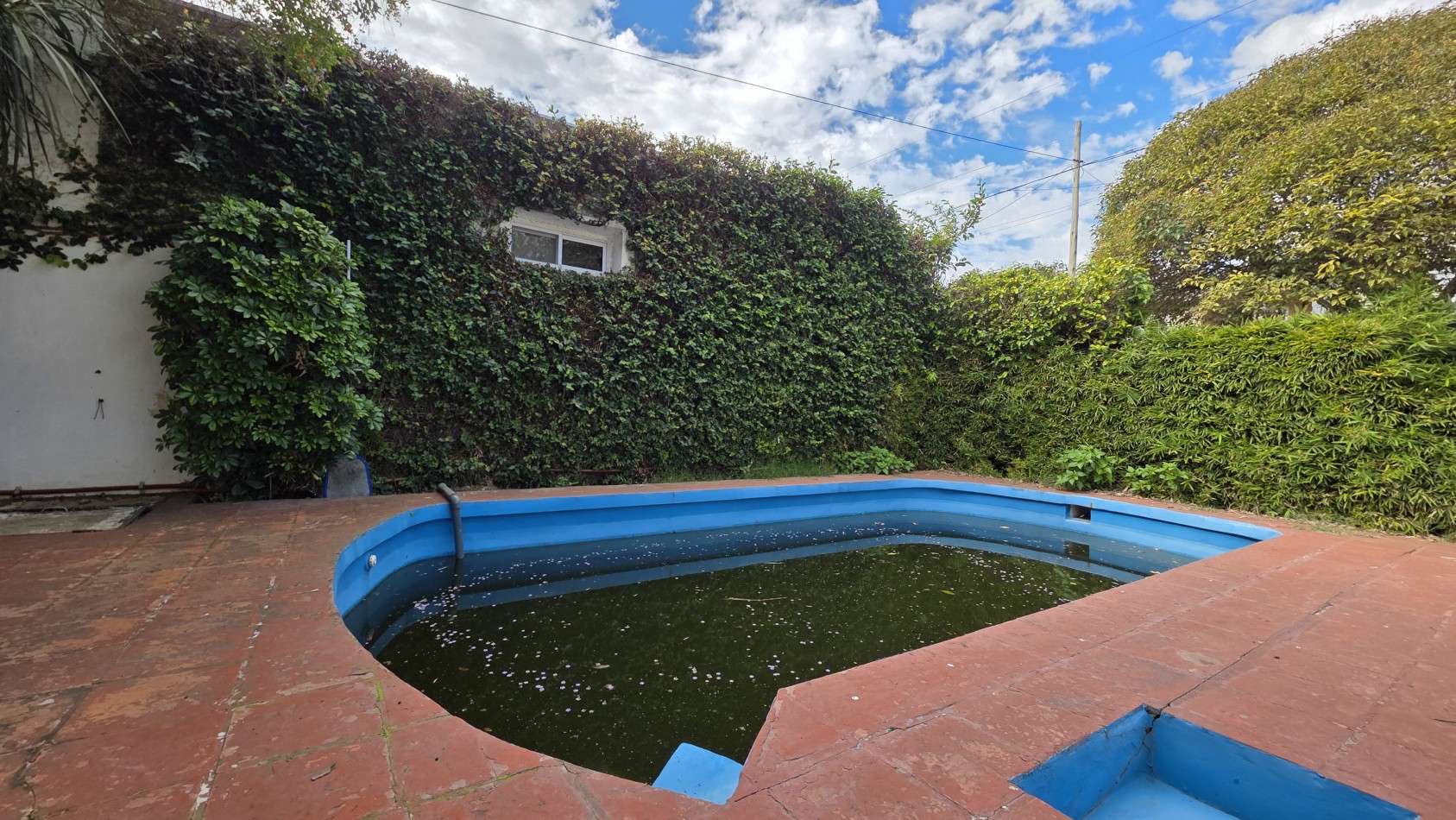 CASA 6 AMBIENTES CON PILETA
