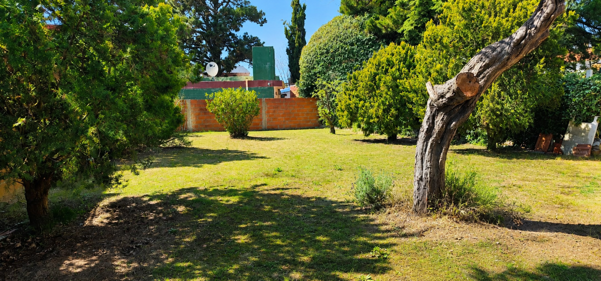 CASA EN VENTA EN LAS TONINAS A 6 CUADRAS DEL MAR - LOTE 10x40 - GAS NATURAL - GRAN POTENCIAL