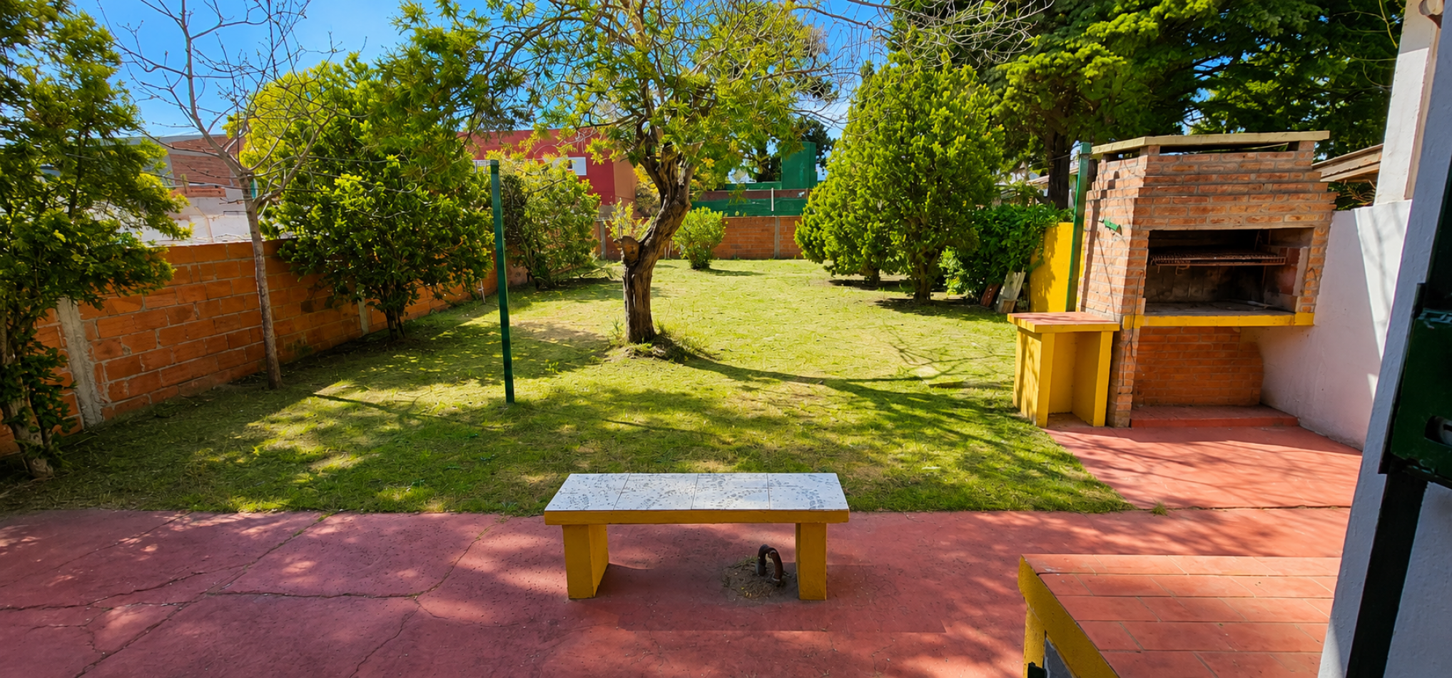 CASA EN VENTA EN LAS TONINAS A 6 CUADRAS DEL MAR - LOTE 10x40 - GAS NATURAL - GRAN POTENCIAL