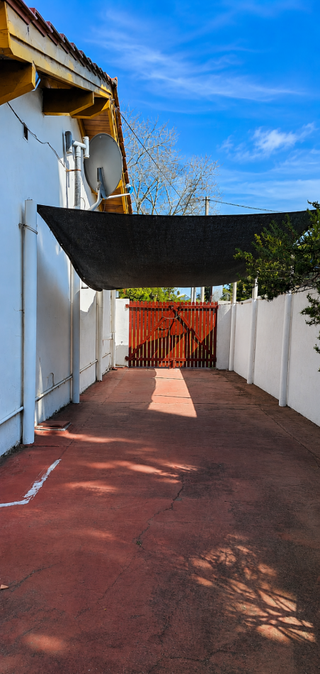 CASA EN VENTA EN LAS TONINAS A 6 CUADRAS DEL MAR - LOTE 10x40 - GAS NATURAL - GRAN POTENCIAL