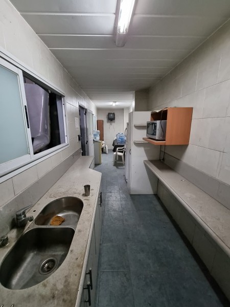 GALPON/DEPOSITO CON OFICINAS Y VESTUARIOS