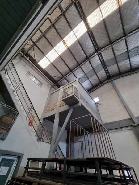 GALPON/DEPOSITO CON OFICINAS Y VESTUARIOS