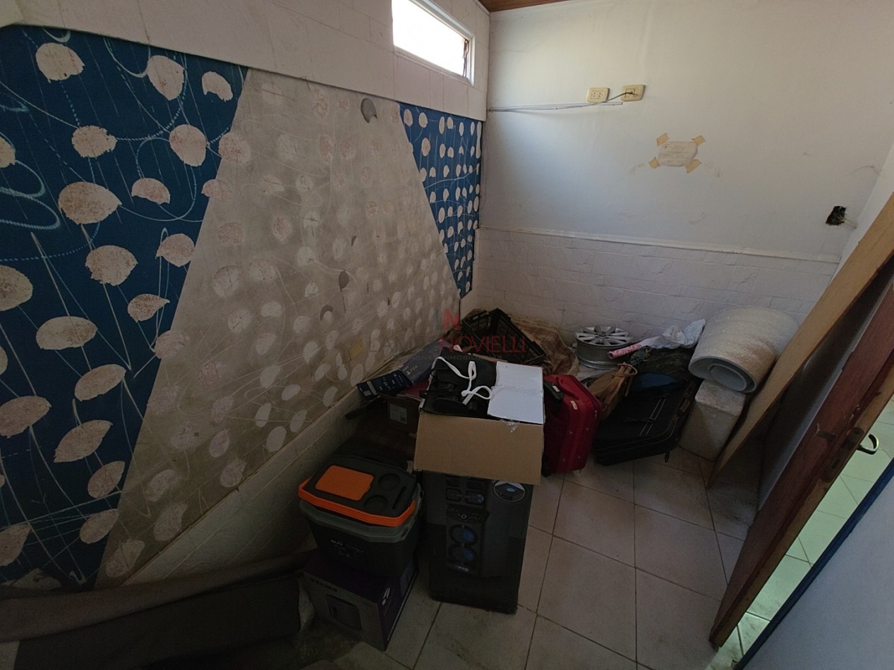 CASA 4 AMBIENTES CON FONDO Y PILETA