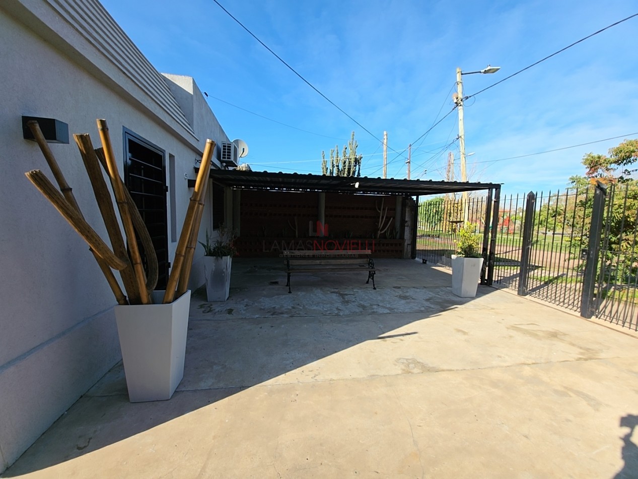 CASA 4 AMBIENTES CON FONDO Y PILETA