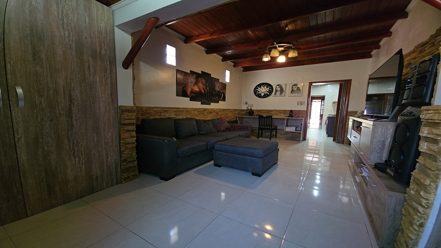 CASA 4 AMBIENTES CON FONDO Y PILETA