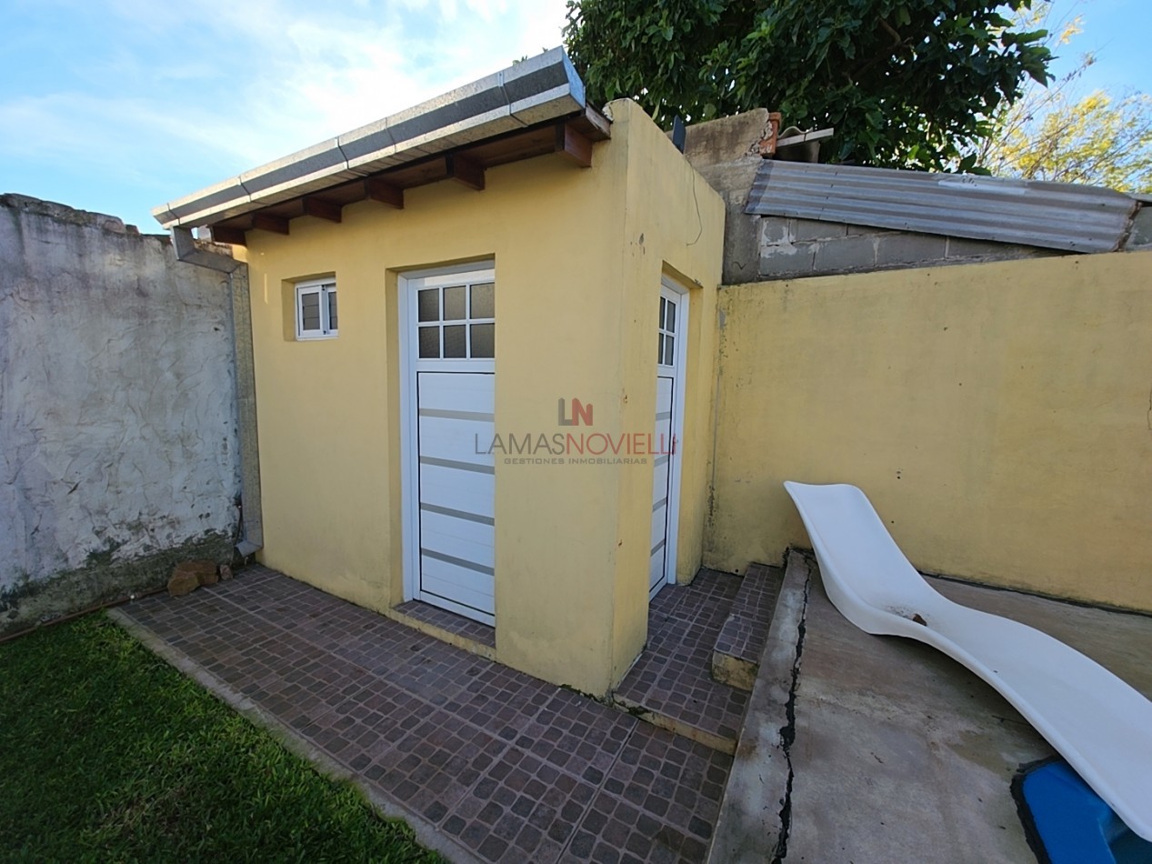CASA 4 AMBIENTES CON FONDO Y PILETA