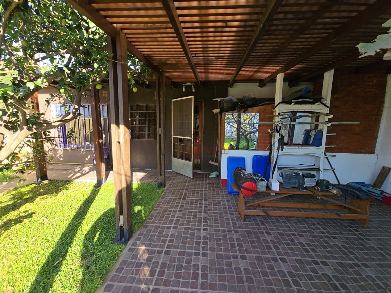 CASA 4 AMBIENTES CON FONDO Y PILETA