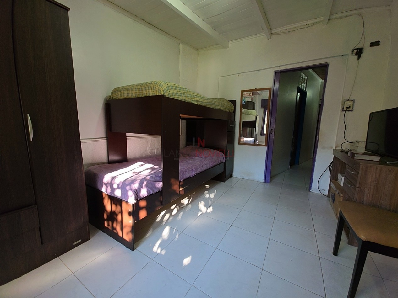 CASA 4 AMBIENTES CON FONDO Y PILETA