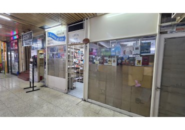 2 LOCALES EN GALERIA SOBRE PETONAL LAPRIDA