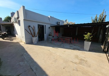 CASA 4 AMBIENTES CON FONDO Y PILETA
